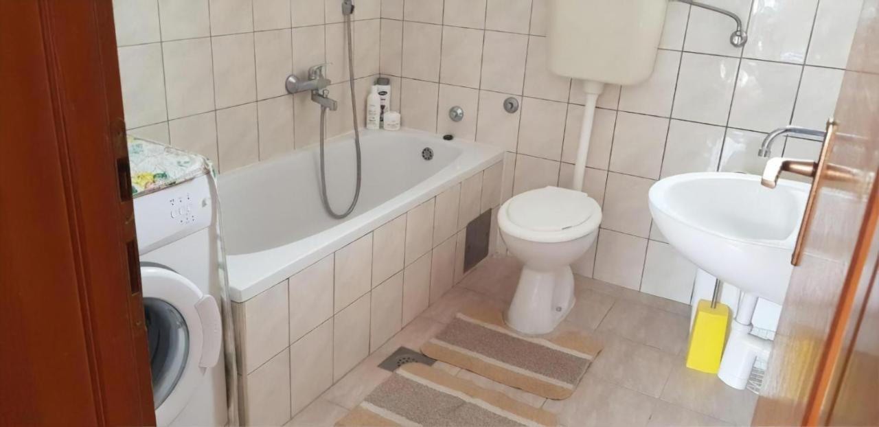 Cheap House Near The Center Of The City Мостар Екстериор снимка