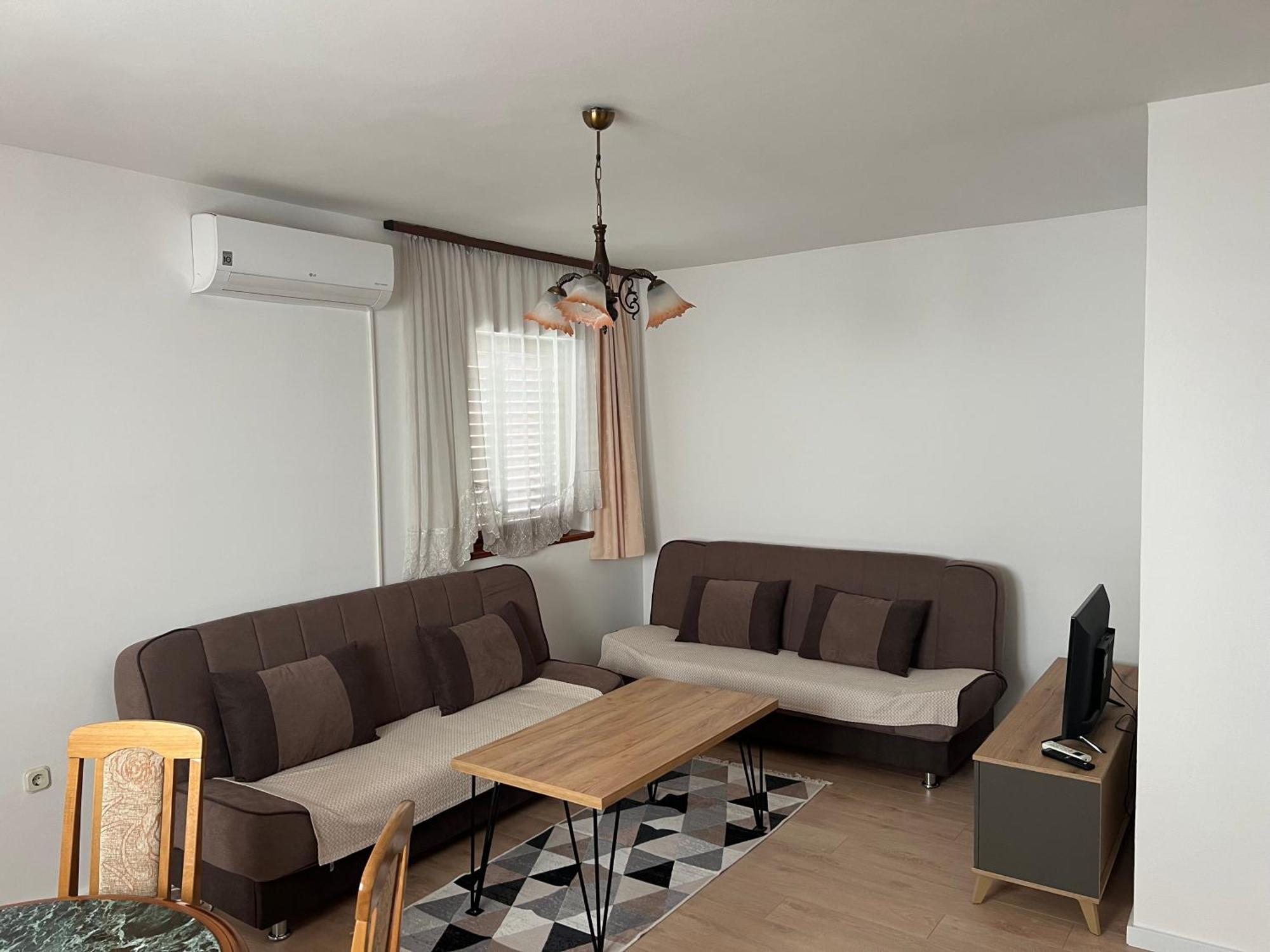 Cheap House Near The Center Of The City Мостар Екстериор снимка