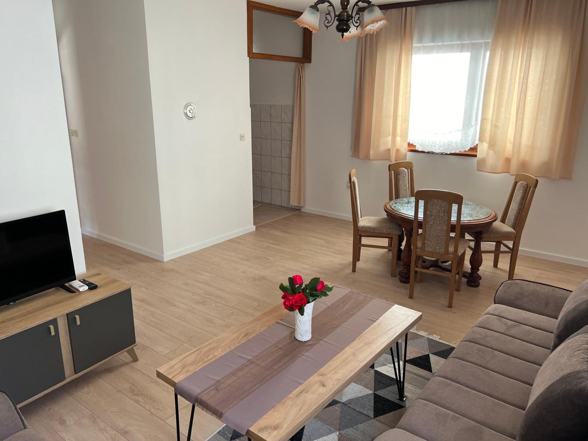 Cheap House Near The Center Of The City Мостар Екстериор снимка